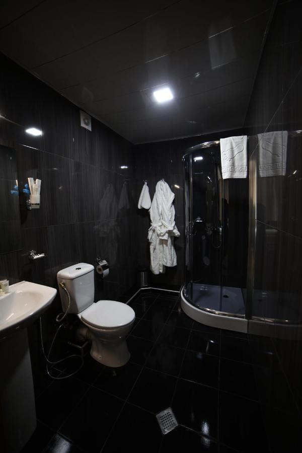 L Plaza Hotel Tbilisi Exterior photo