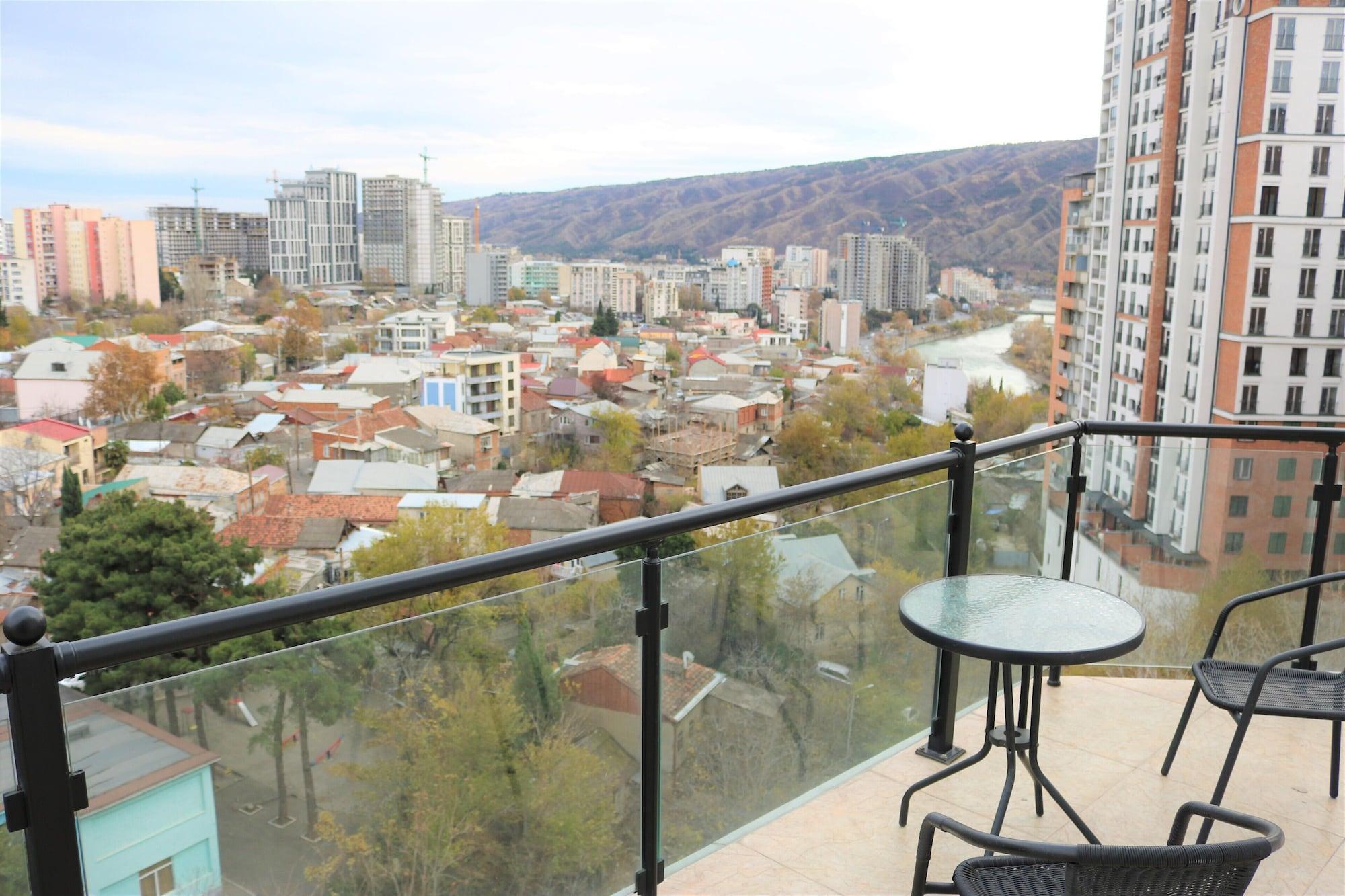 L Plaza Hotel Tbilisi Exterior photo