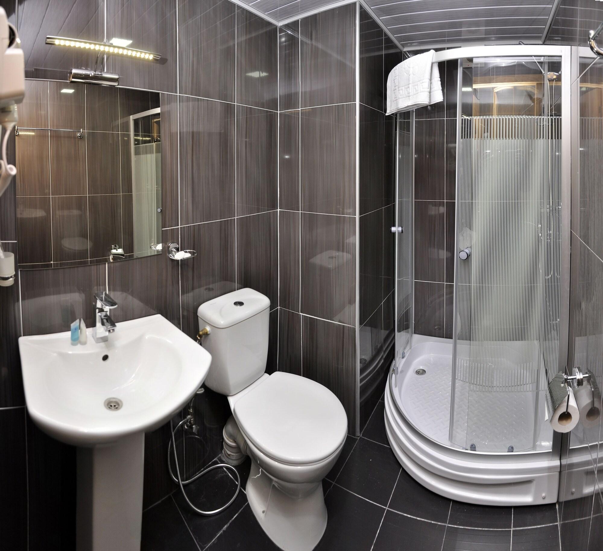 L Plaza Hotel Tbilisi Exterior photo