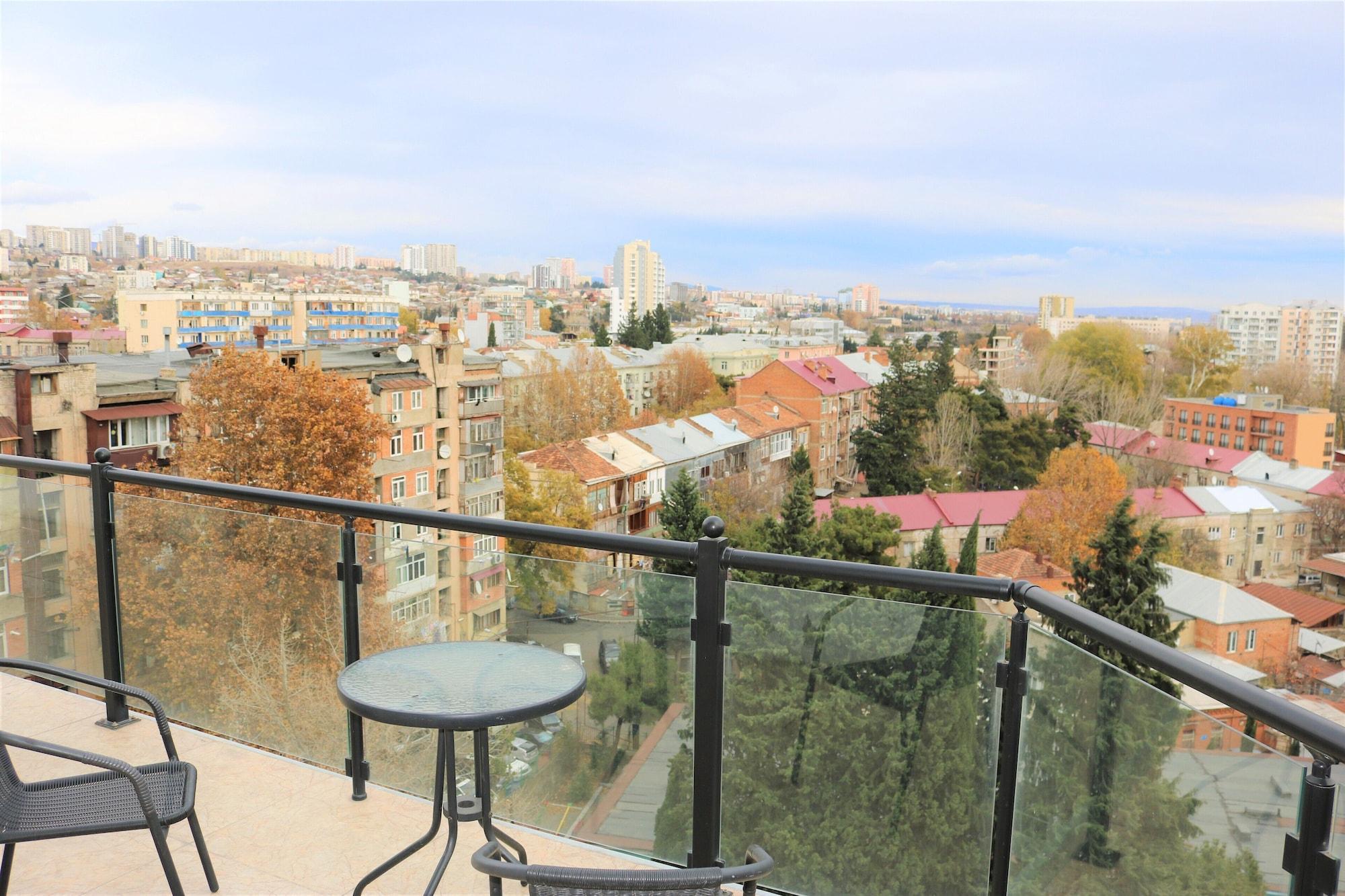 L Plaza Hotel Tbilisi Exterior photo