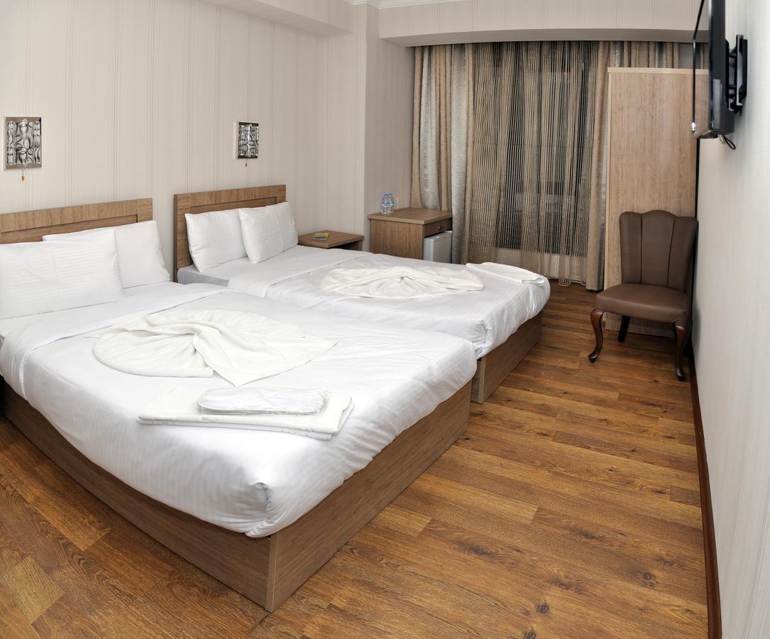 L Plaza Hotel Tbilisi Exterior photo