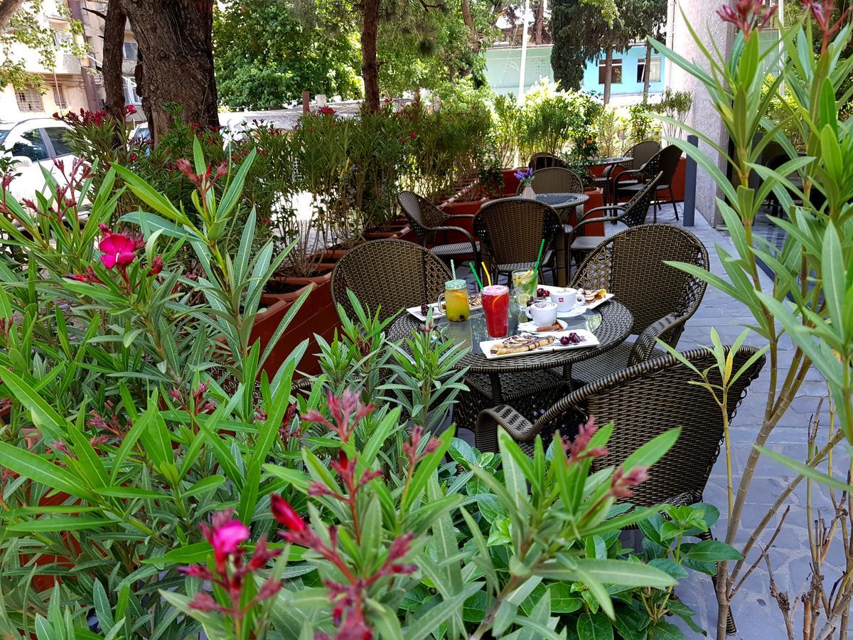 L Plaza Hotel Tbilisi Exterior photo