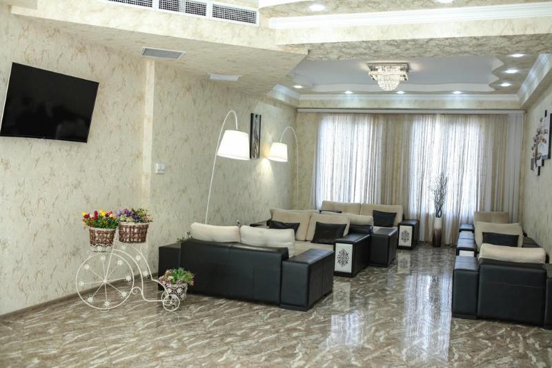 L Plaza Hotel Tbilisi Exterior photo