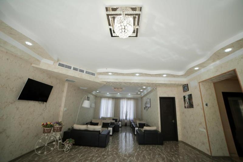 L Plaza Hotel Tbilisi Exterior photo
