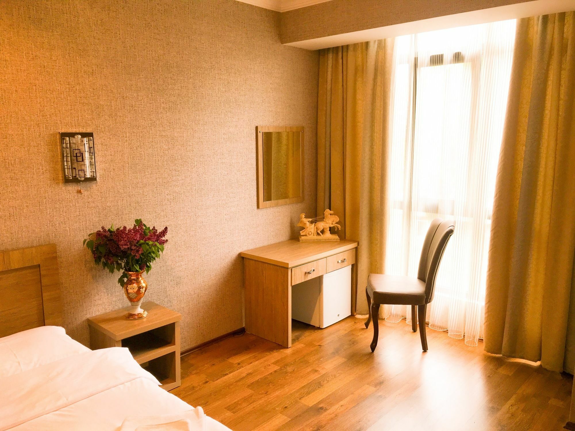 L Plaza Hotel Tbilisi Exterior photo